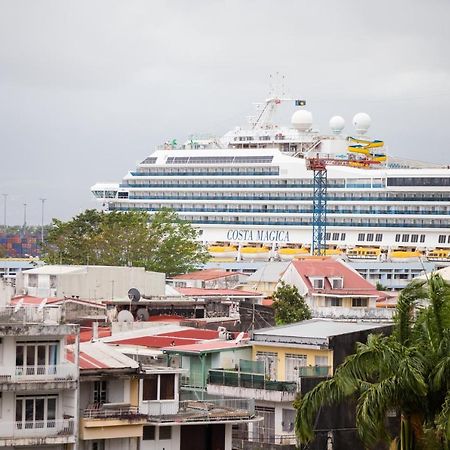 Boulevard Legitimus Pointe-a-Pitre  Luaran gambar